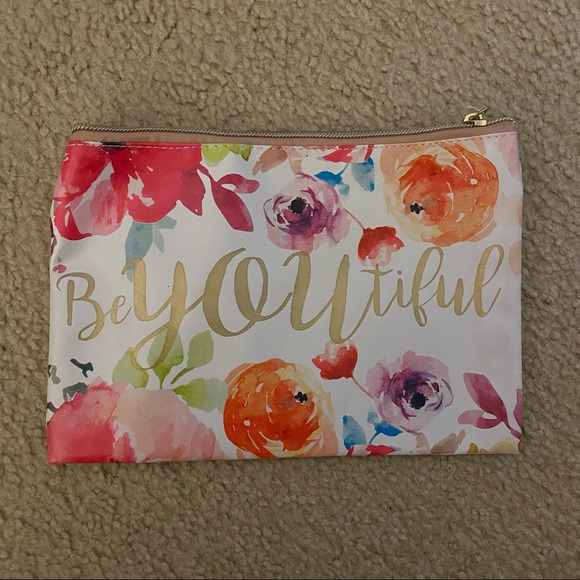 BRAND NEW! Macy’s “BEYOUTIFUL” Cosmetic Bag Pouch Floral - Picture 3 of 5